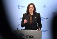 Kamala fala em sanções sem precedentes a bancos e indústrias russos caso haja invasão