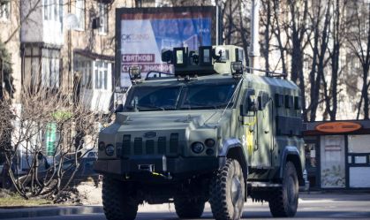 Forças do Reino Unido chegam à Europa Oriental para ampliar ação da Otan