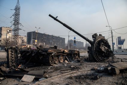 Tanque de guerra russo destruído na Ucrânia