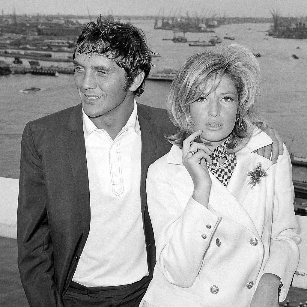 Monica Vitti com um jovem Terence Stamp, em julho de 1965 / Jac. de Nijs / Anefo