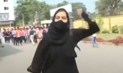 Na Índia, estudante muçulmana incita protestos contra intolerância religiosa