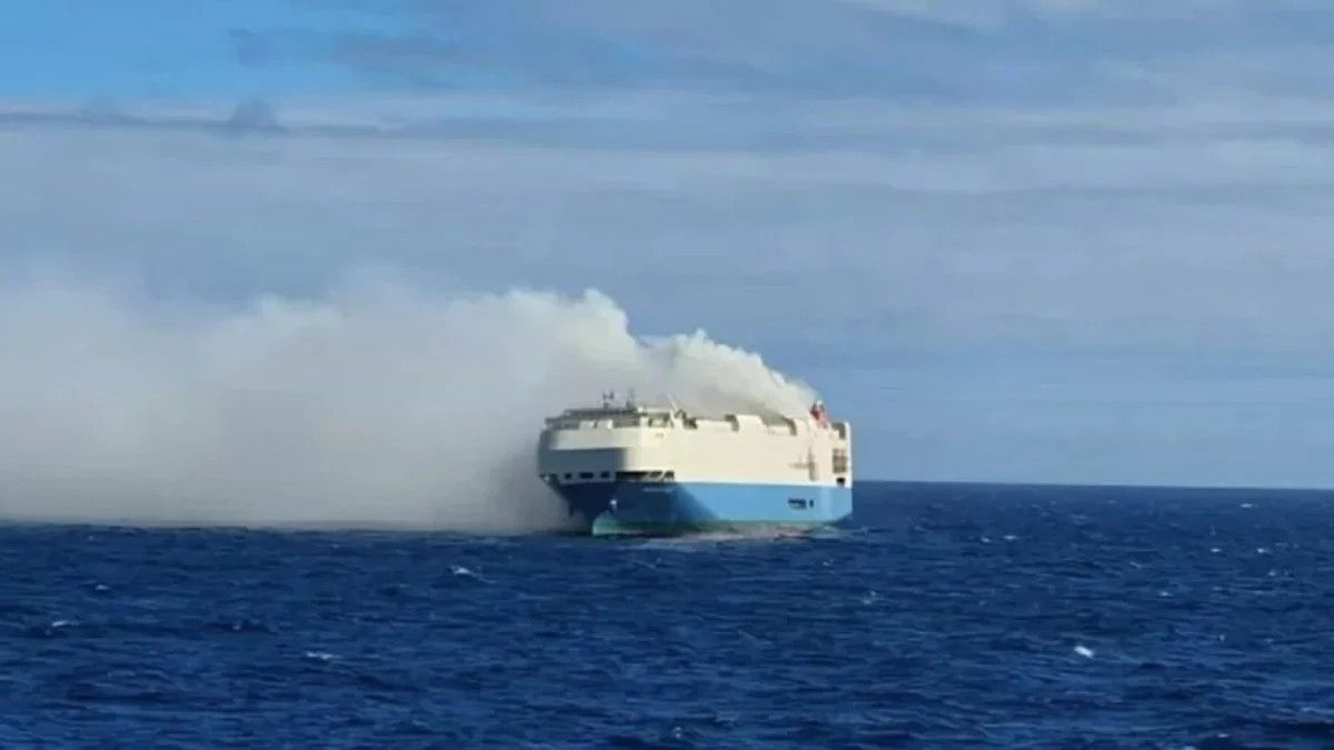 Navio Incêndio Portugal