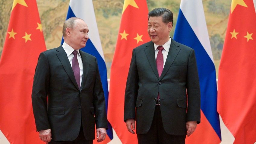 Presidente da Rússia, Vladimir Putin, e o líder chinês, Xi Jinping / Reuters