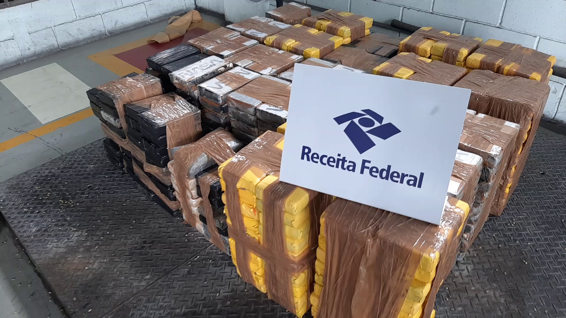 Receita Federal encontrou 558 kg de cocaína destinada à Alemanha / Divulgação/Receita Federal