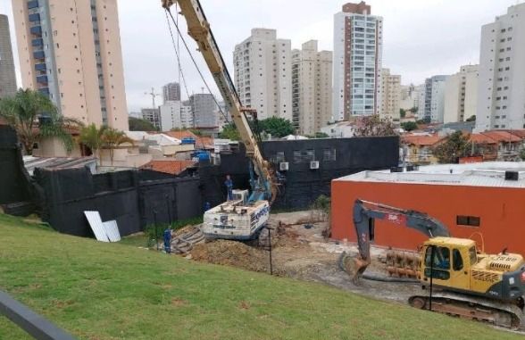Construção do empreendimento "Modo Pompeia", que pode inviabilizar a construção da Linha 6-Laranja no local / Divulgação