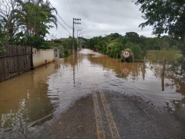 O município de Santo Antônio de Pádua foi colocado em situação de emergência após registrar diversas vias alagadas