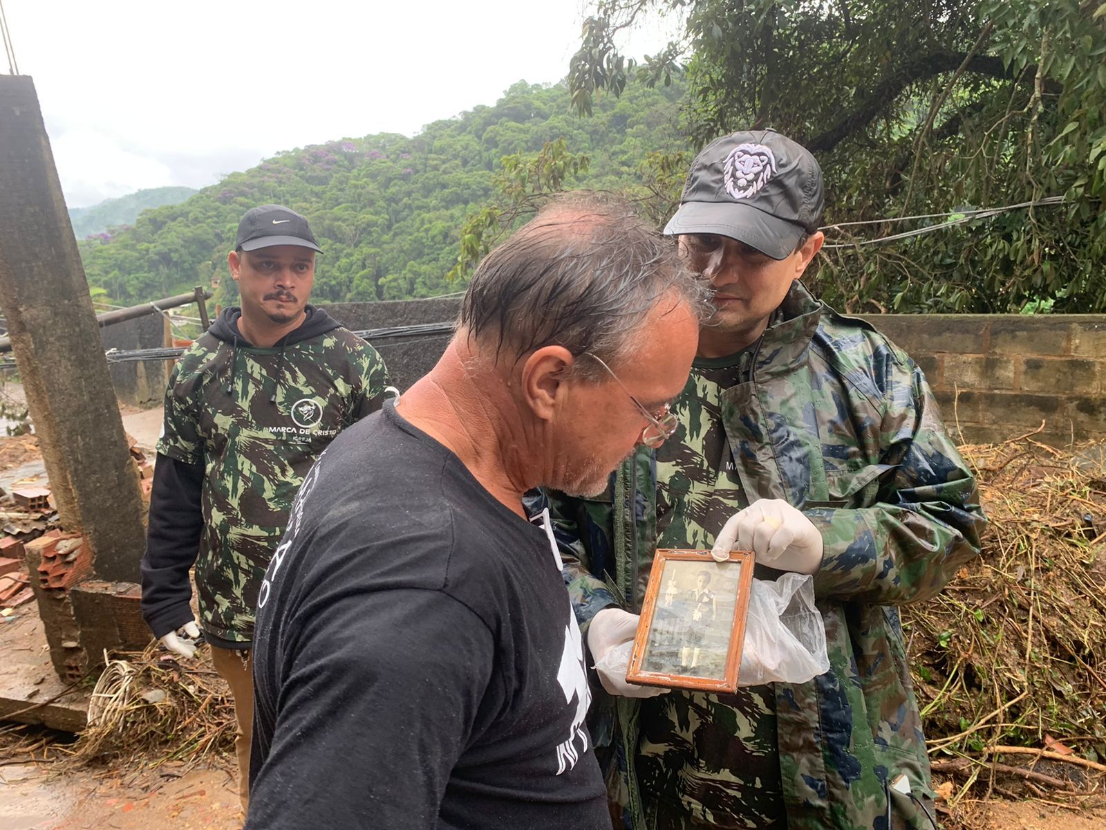 Chuvas Petrópolis voluntários