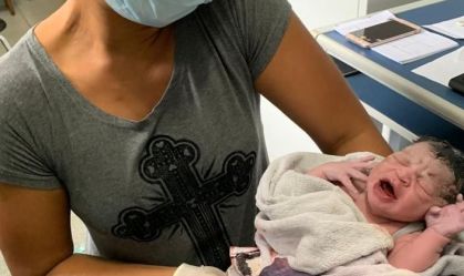 Bebê nasce em ponto de apoio montado pela prefeitura de Petrópolis