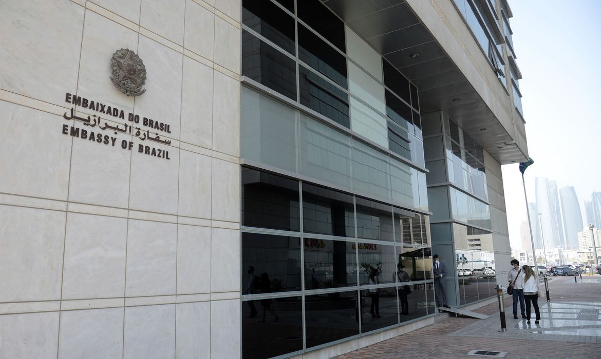 Fachada da Embaixada do Brasil nos Emirados Árabes Unido, em Abu Dhabi