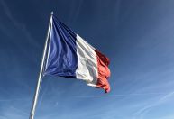 França anuncia transferência de embaixada na Ucrânia para a cidade de Lviv