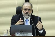 PGR pede que STF rejeite tirar sigilo das mensagens entre Aras e empresários