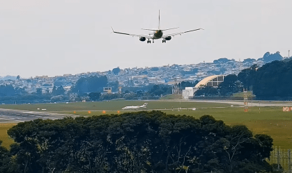 aviao-arremeteu-gru
