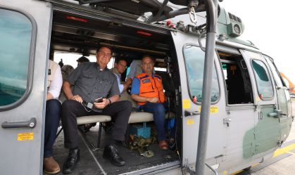 Bolsonaro faz sobrevoo sobre as cidades atingidas pelas chuvas no estado de São Paulo