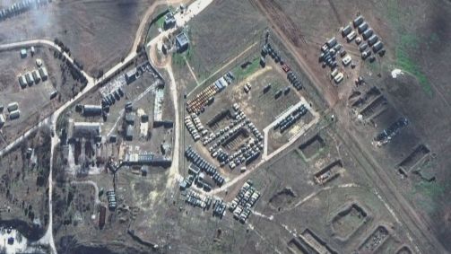Imagens de satélite mostraram novos destacamentos militares russos em vários locais perto da Ucrânia