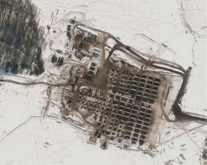 As imagens de satélite mostram militares no aeródromo de Oktyabrskoye e Novoozernoye, na Crimeia, no aeródromo de Zyabrovka perto de Gomel, em Belarus, e em área de treinamento de Kursk, no oeste da Rússia