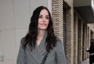 Courteney Cox revela que ficou “muito estranha” após procedimentos estéticos