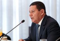 Mourão nomeia por 2 anos quatro dirigentes da Receita para cargos no exterior