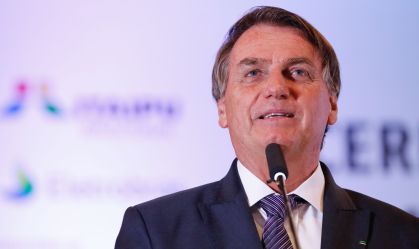 Bolsonaro programa reunião para definir reforma ministerial