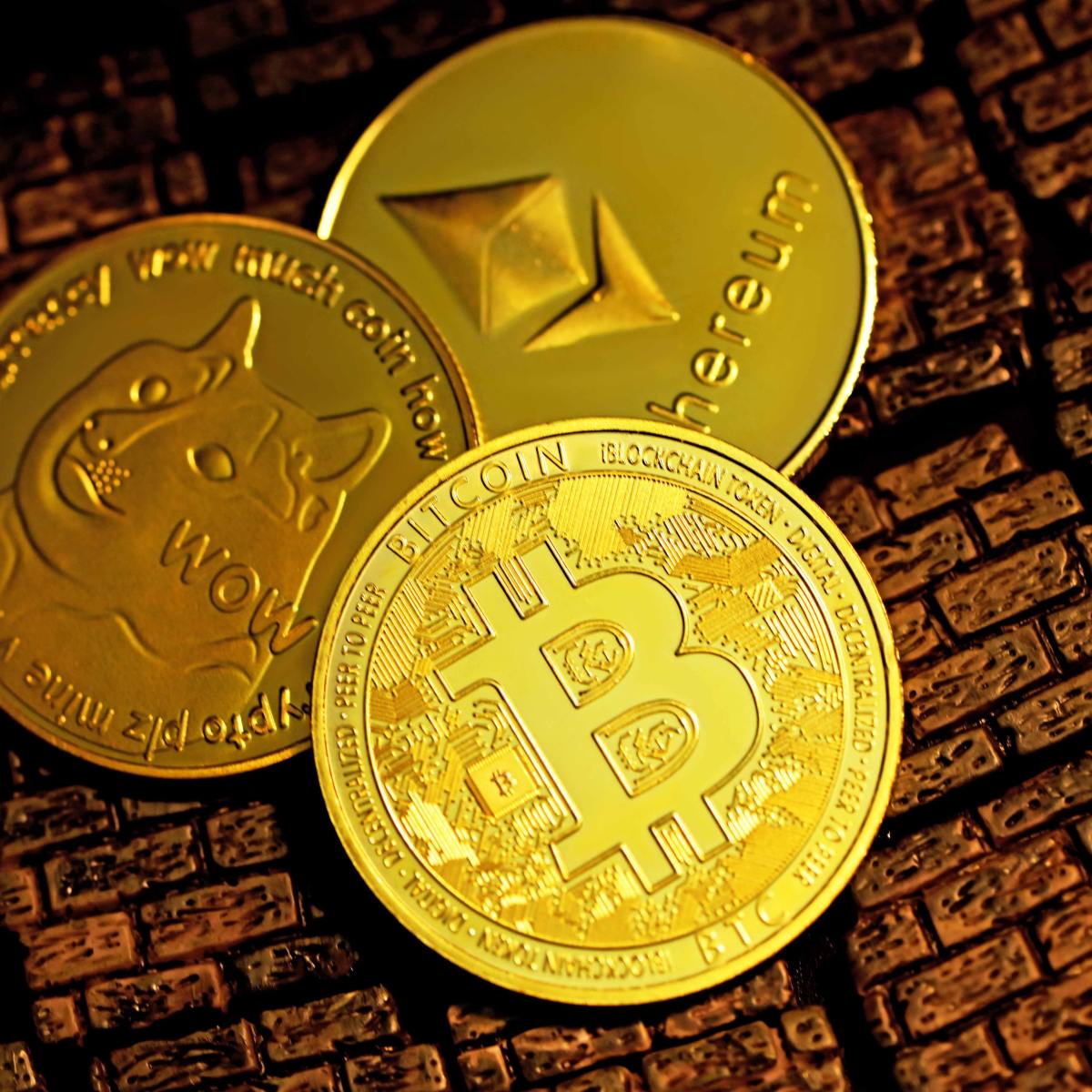 Itaú começa a oferecer compra e venda de bitcoin e ether com custódia no  banco | CNN Brasil