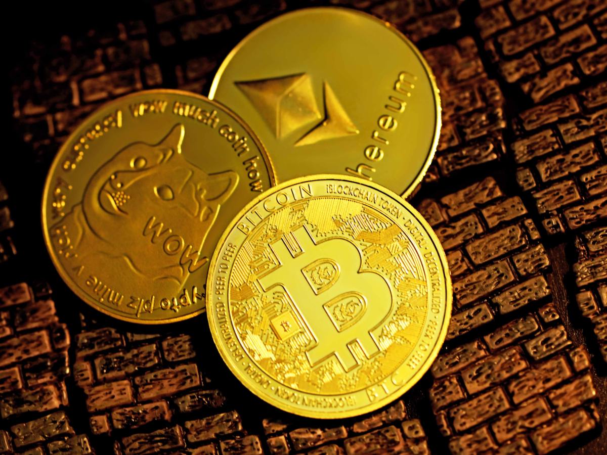 Itaú começa a oferecer compra e venda de bitcoin e ether com custódia no  banco | CNN Brasil