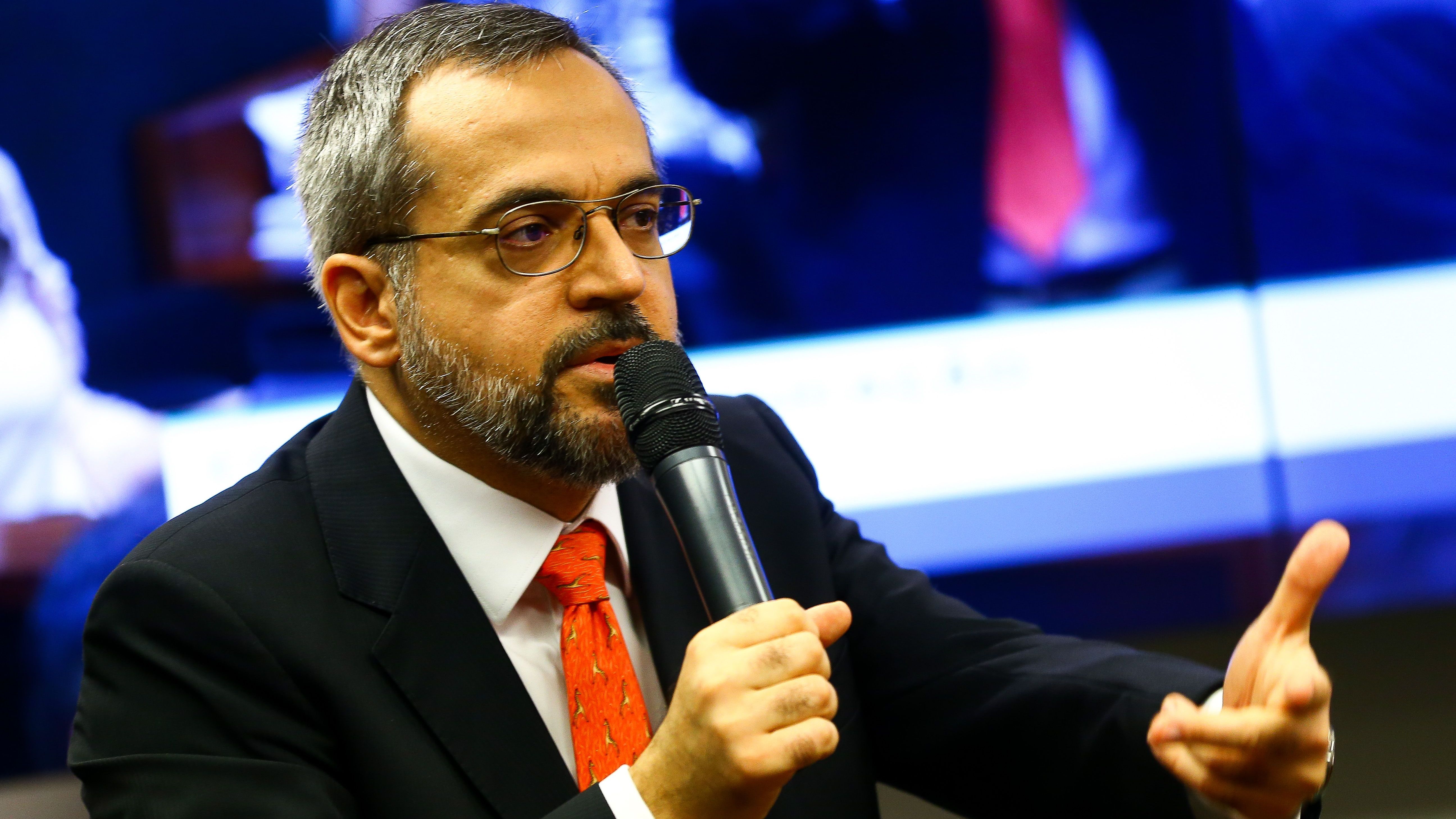 Ex-ministro da Educação Abraham Weintraub prestou depoimento nesta sexta (4)