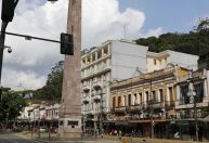 Comércio de Petrópolis reabre lojas e conta os prejuízos