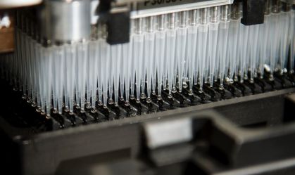 Vacina contra câncer de pele reduz recorrência de melanoma quando combinada com imunoterapia, diz estudo