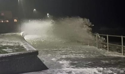 Tempestade Eunice atinge Inglaterra e Irlanda e alerta é emitido para Londres