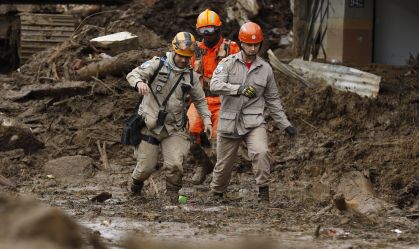 Destruição causada pela lama de deslizamentos de terra das chuvas em Petrópolis (RJ)