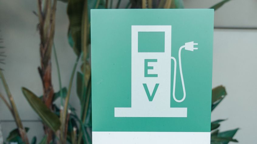 Ponto de recarga para carros elétricos / Pexels