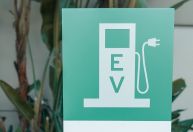Plano de taxar ricos para financiar carros elétricos está em jogo com eleição nos EUA