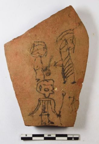 O desenho de uma criança estava entre os 18.000 fragmentos inscritos encontrados no local / Projeto Athribis-Tübingen