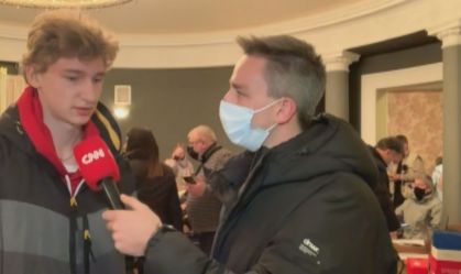 Refugiado conta à CNN como fugiu da Ucrânia