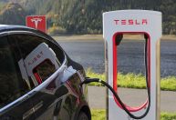 Tesla interrompe parte da produção em Xangai devido à falta de componentes