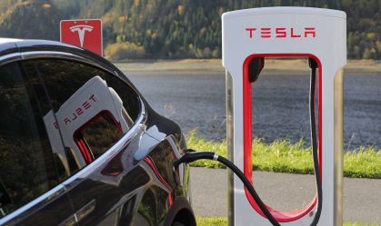 Tesla interrompe parte da produção em Xangai devido à falta de componentes