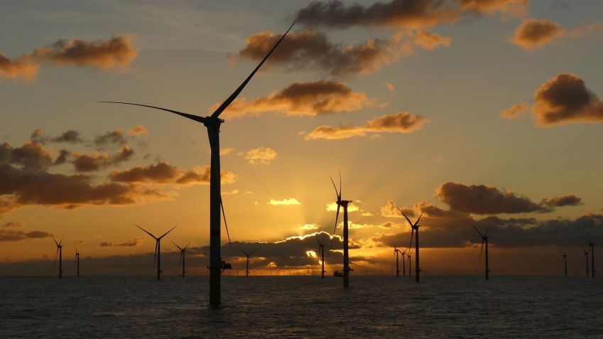 Energia eólica offshore já é usada na Europa e na Ásia / FairStuff / Pixabay
