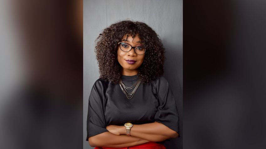 Janine Anthony, moradora do Reino Unido, trabalha com o grupo Black Foreigners in Ukraine para ajudar estudantes negros que tentam fugir da guerra / Reprodução CNN/Cortesia Janine Anthony