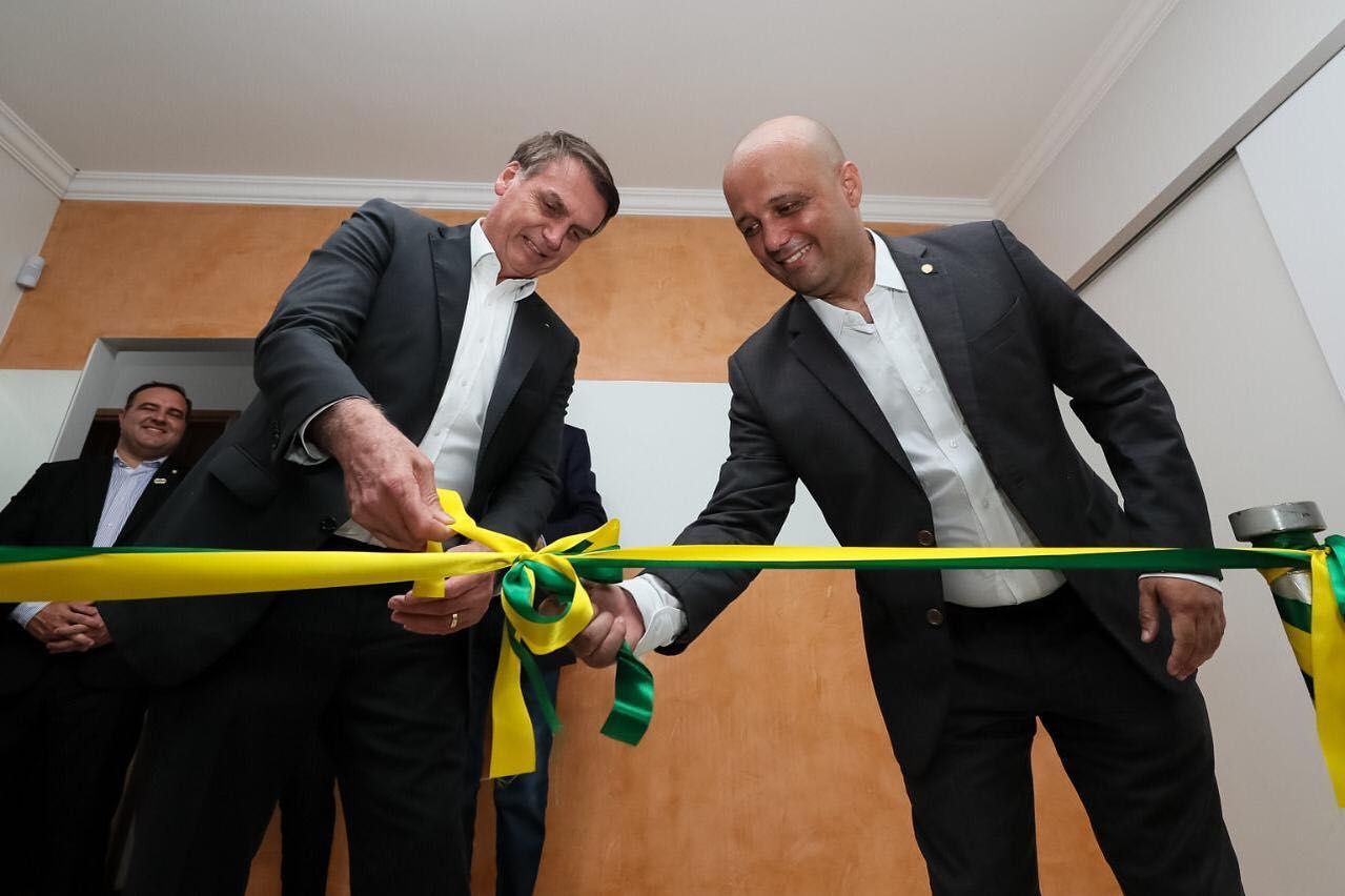 Jair Bolsonaro e o deputado federal Major Vitor Hugo em foto de 2019