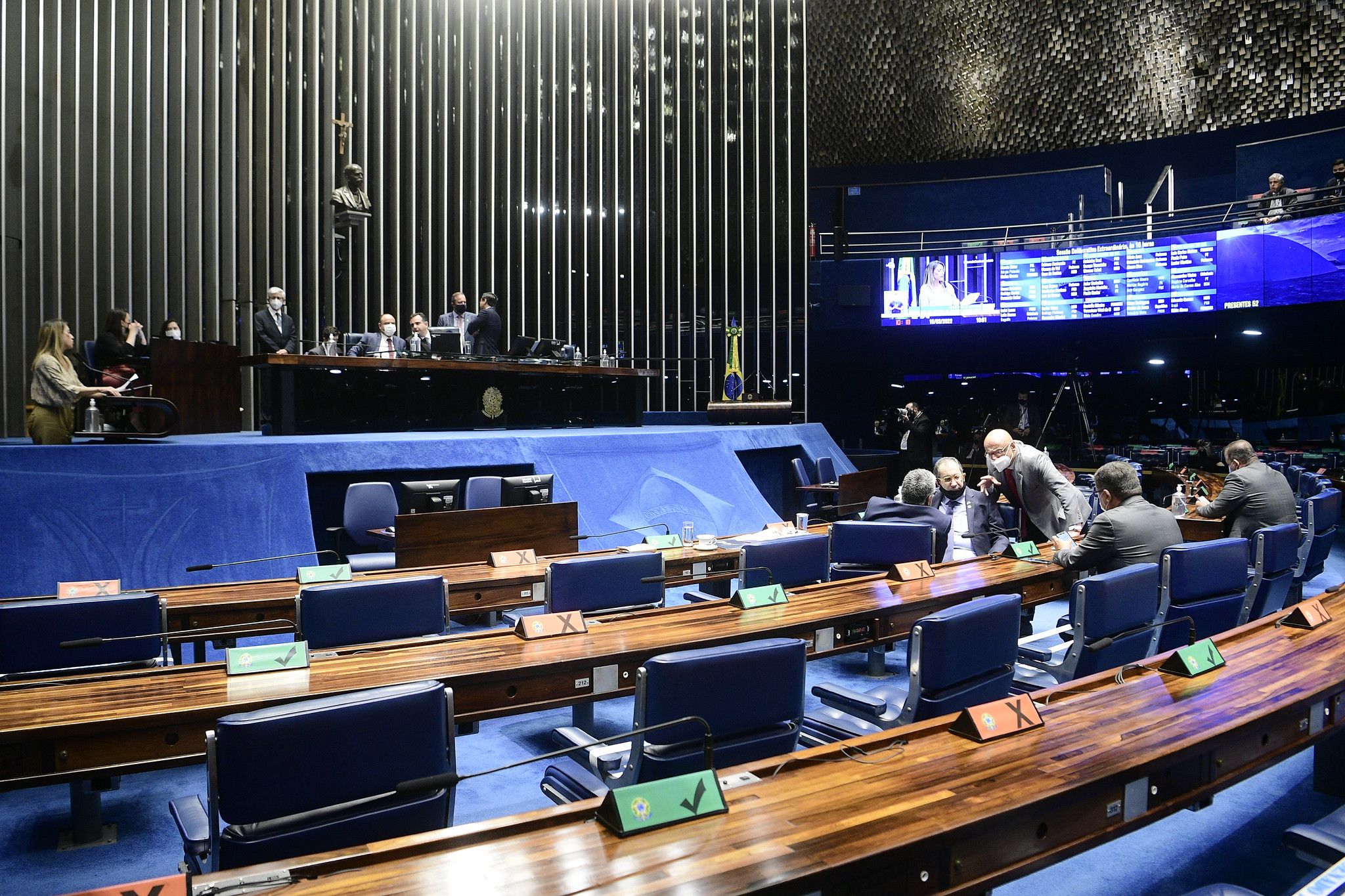 Plenário do Senado Federal durante sessão deliberativa extraordinária semipresencial.