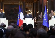 Todas as opções de sanções contra a Rússia estão sobre a mesa, diz Macron