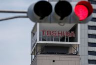 Acionistas da Toshiba rejeitam planos rivais para futuro do grupo