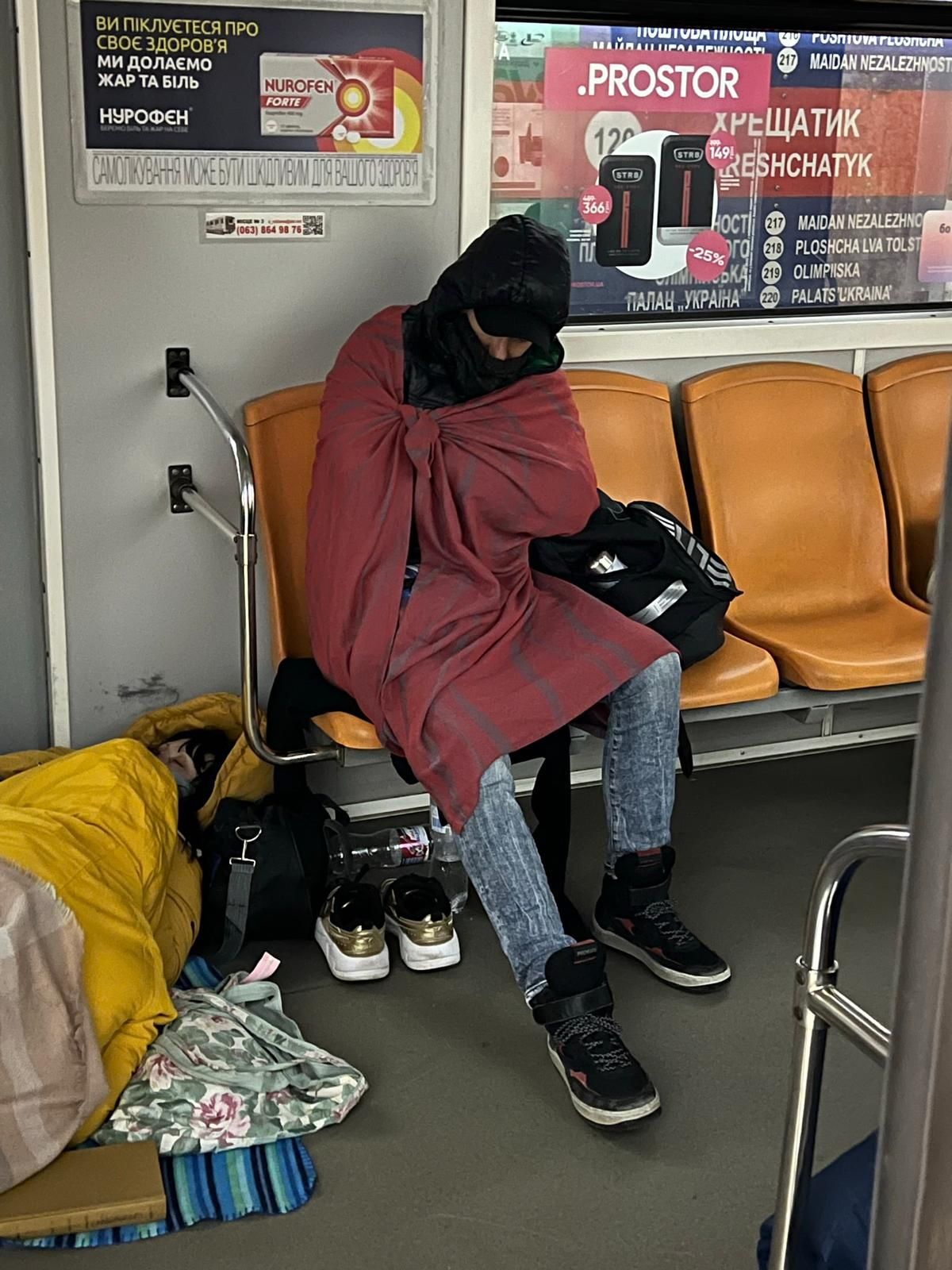 Alex em Kiev em uma estação de metrô quando a guerra eclodiu / Arquivo pessoal