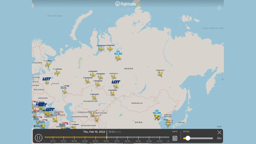 Antes da invasão da Ucrânia por tropas de Moscou, muitas companhias aéreas tinham rotas sobre o espaço aéreo da Rússia / FlightRadar24