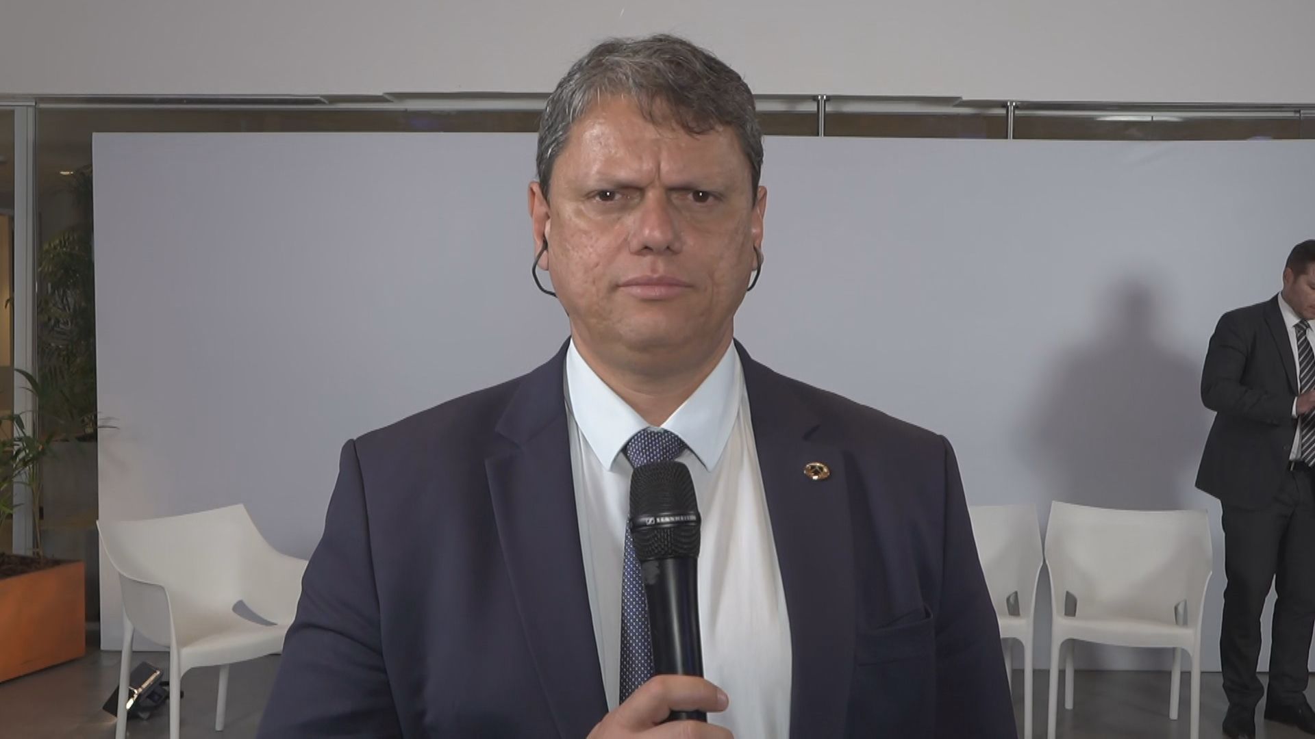 ministro da Infraestrutura, Tarcísio Freitas, em entrevista à CNN
