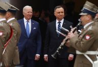 Após encontro com refugiados ucranianos na Polônia, Biden chama Putin de “açougueiro”