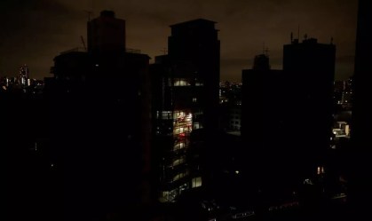 Após terremoto, japoneses reduzem aquecedores e luzes para evitar apagão