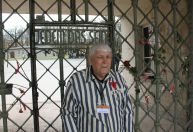 Sobrevivente do Holocausto de 96 anos morre após ataque russo, diz instituto