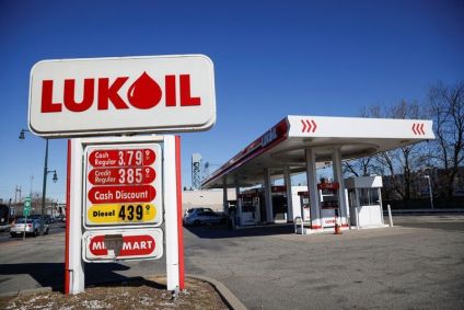 Posto de combustível Lukoil, segunda maior petroleira da Rússia, em Nova Jersey, Estados Unidos