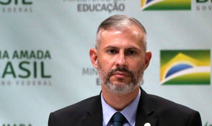 Ministro interino da Educação terá de se explicar ao Senado