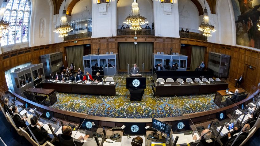 Sessão de audiências do Tribunal Penal Internacional no Palácio da Paz, em Haia, durante investigação sobre possíveis crimes de guerra cometidos por Putin na invasão da Rússia contra a Ucrânia / Foto: Frank van Beek/ICJ via Getty Images